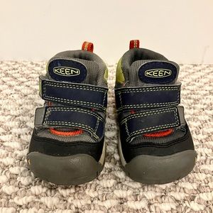 Keen | Toddler Hiking Shoe | size 5
